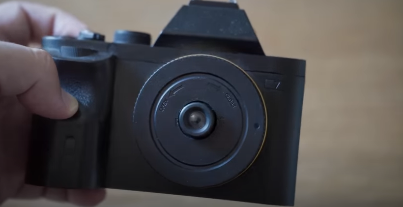 Fotograaf maakt foto's in jaren 90-stijl met Sony A7 II en DIY Funsaver lensvatting